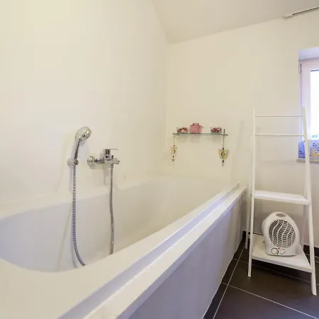Feriehus Charming Holiday In With Garden Seloignes