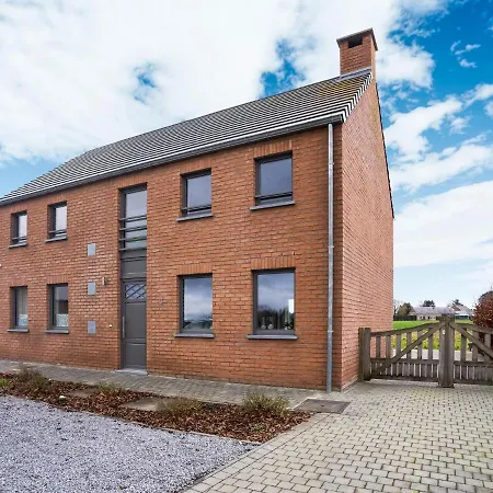 Holiday home Charming Holiday In With Garden